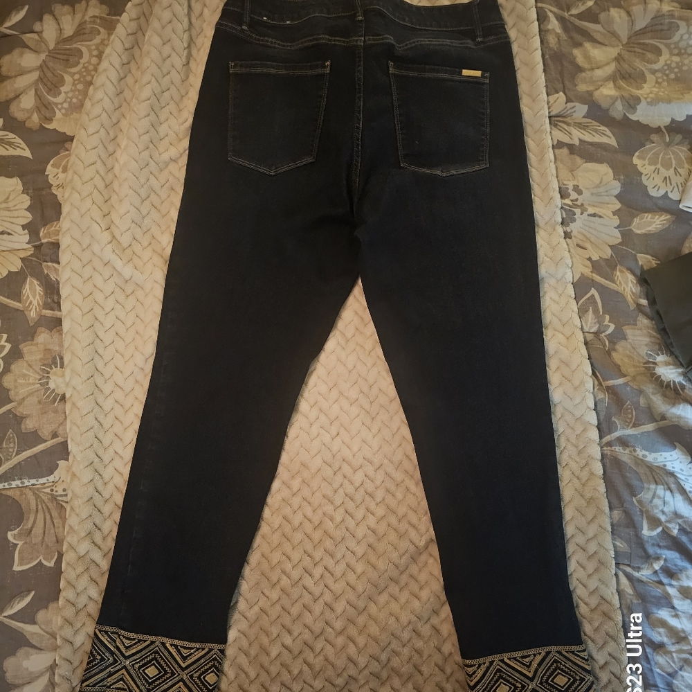 White House Black Market The Slim Crop Stretch Gold Embellished Ankle Jean